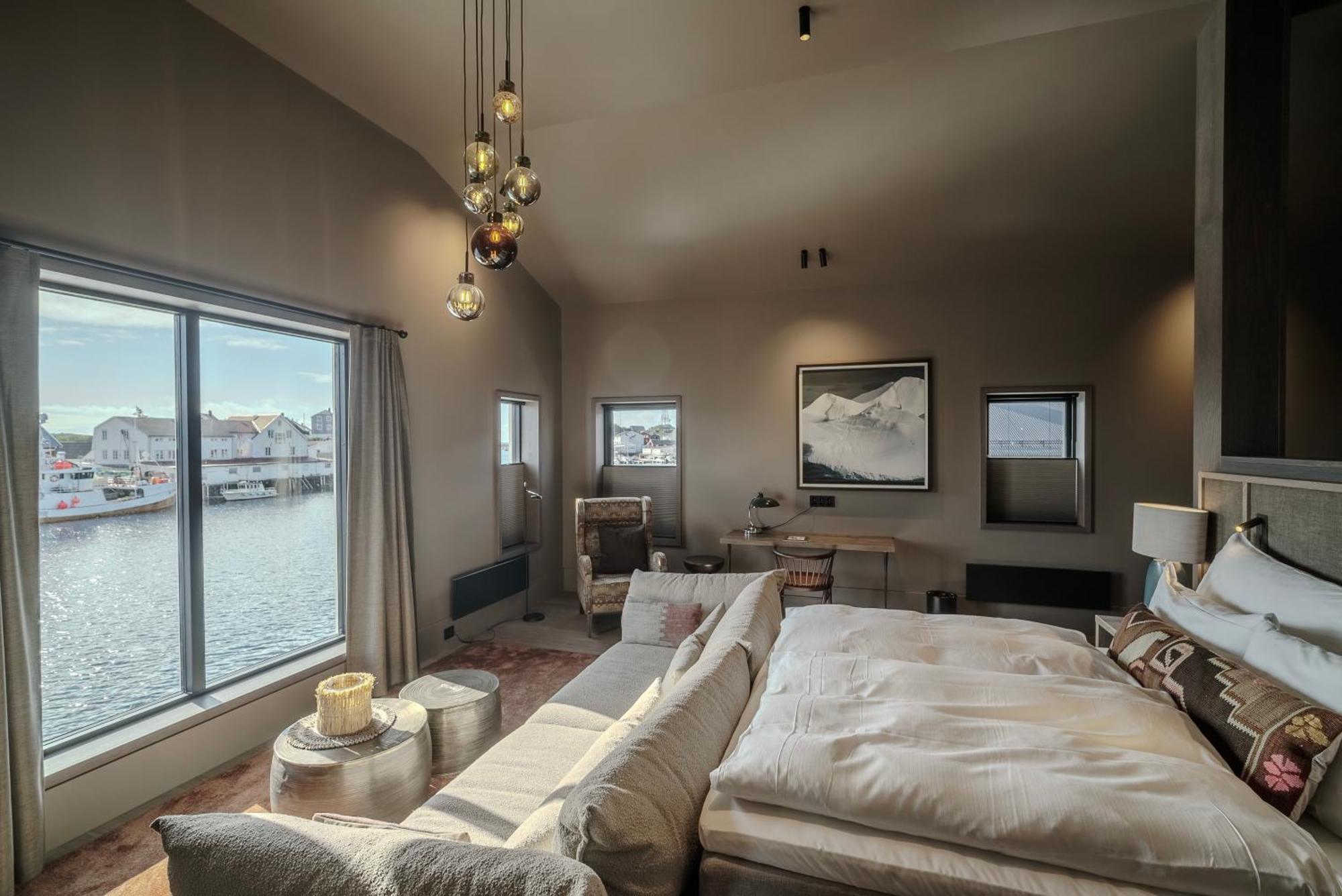 Henningsvaer Bryggehotell - By Classic Norway Hotels Exterior photo