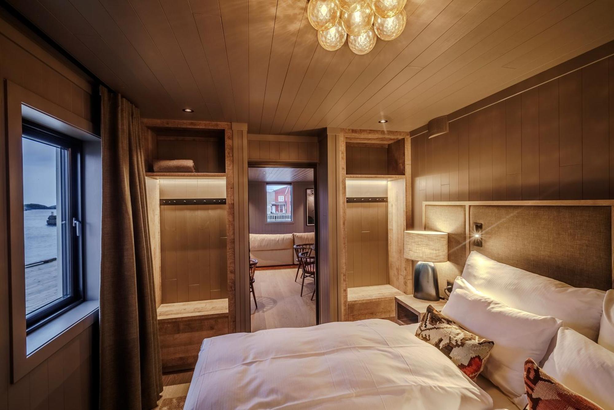 Henningsvaer Bryggehotell - By Classic Norway Hotels Exterior photo