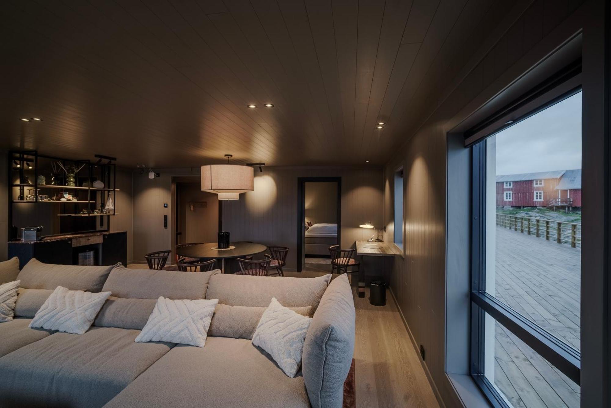 Henningsvaer Bryggehotell - By Classic Norway Hotels Exterior photo