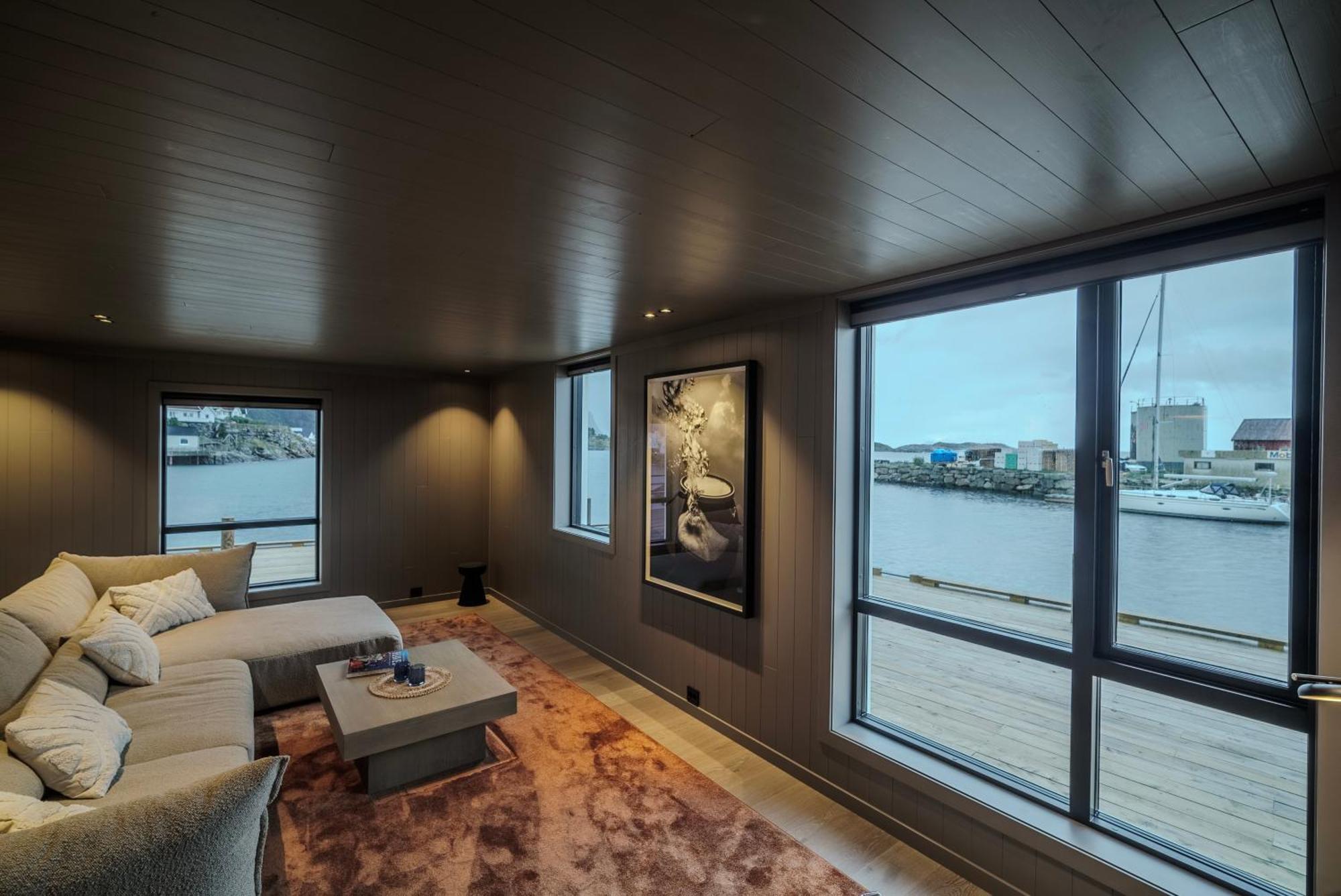 Henningsvaer Bryggehotell - By Classic Norway Hotels Exterior photo